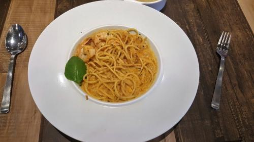 Laksa prawn spaghetti