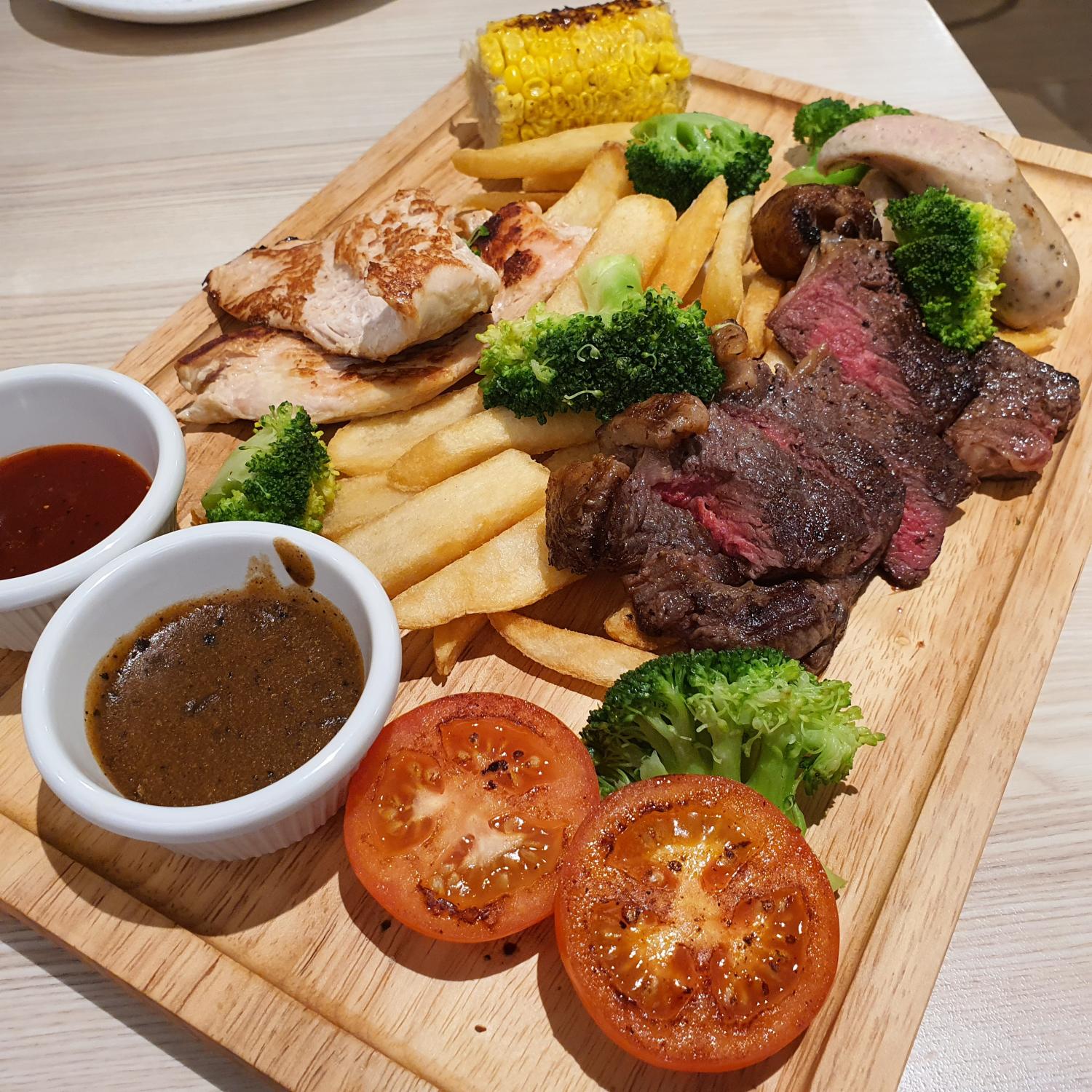 Beef Striploin and US Turkey Platter