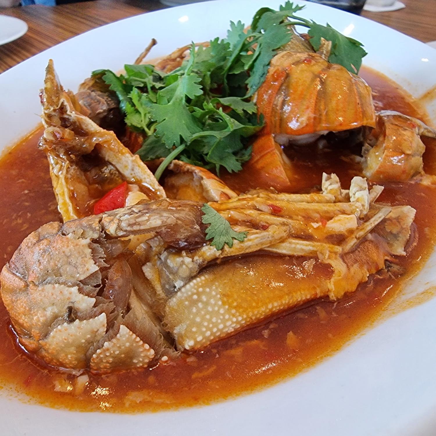 Slipper Lobster in Chilli Sauce with Mantou