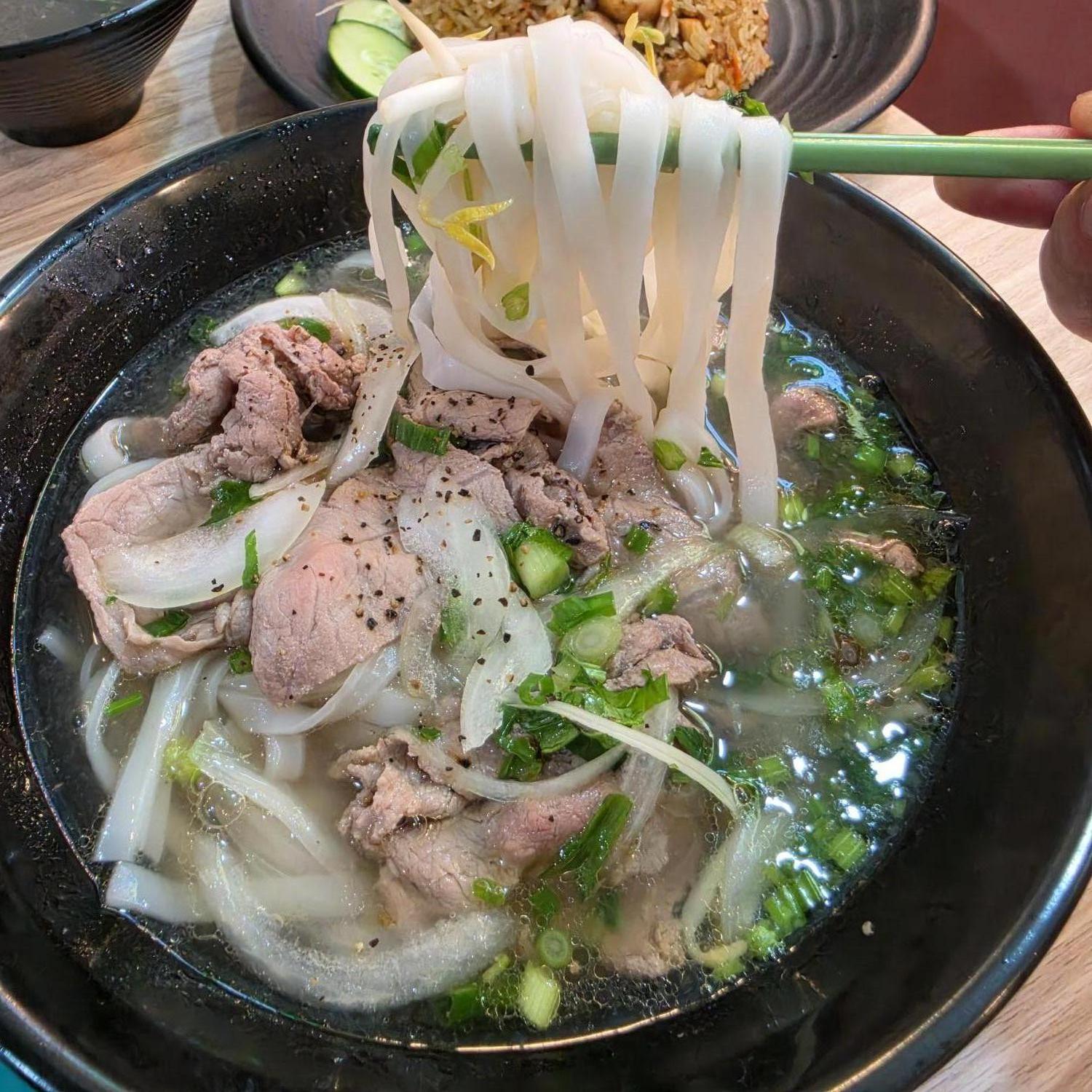 Slice Beef with Flat Noodles