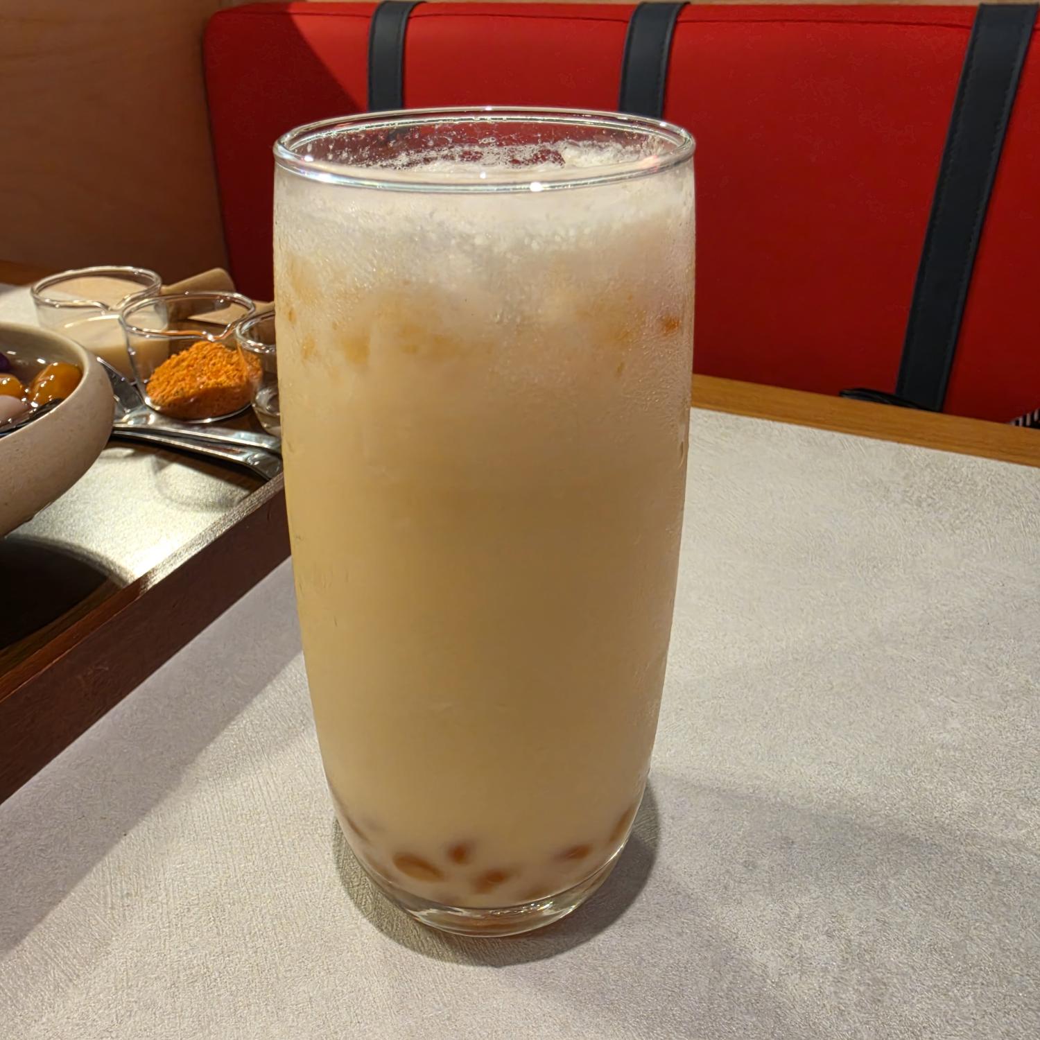 Signature Bubble Milk Tea (Jasmine)