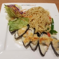 Aglio Olio with Cheese Baked Mussels 