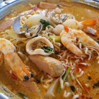 Mak Mak Pot Noodle