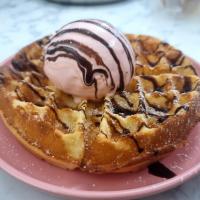 Signature Waffle with Ice-cream