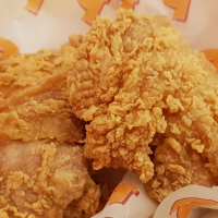 Food at Popeyes Louisiana Kitchen